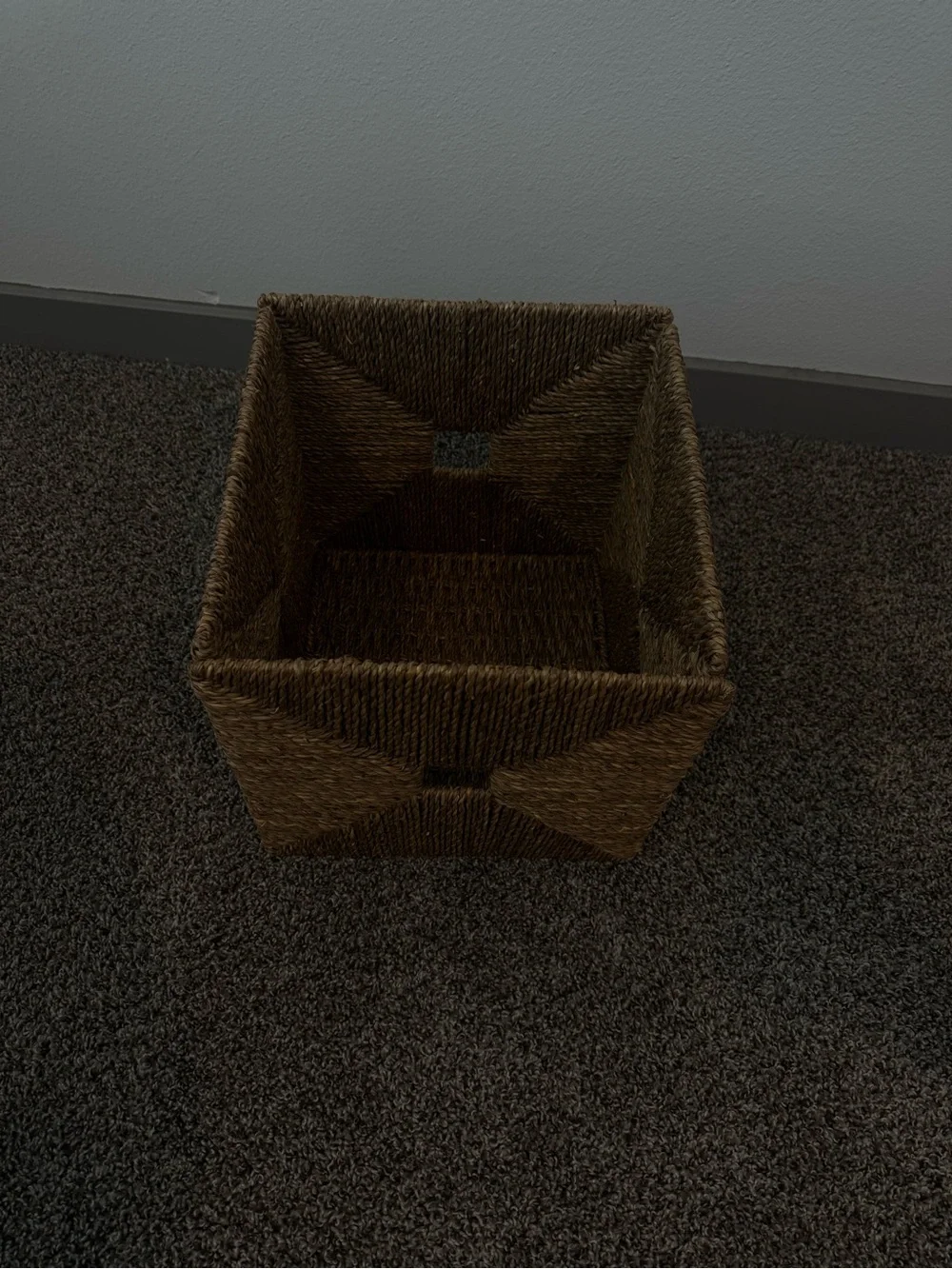 IKEA KNIPSA Seagrass Storage Basket - Brown
